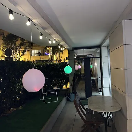 2 Bedrooms With Garden, 3 Mins Walk From Subway *