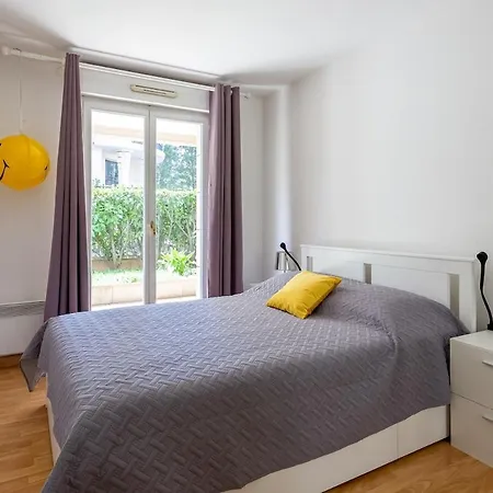 2 Bedrooms With Garden, 3 Mins Walk From Subway Châtillon